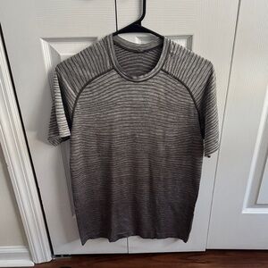 lululemon athletica Men's Black and Gray Striped Tee